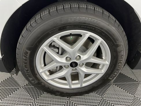 Used 2024 Ford Edge SEL w/ Convenience Package image 11