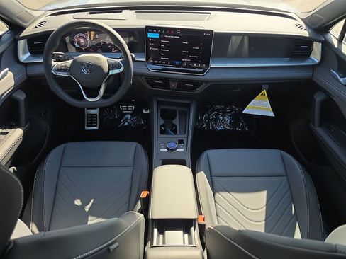 New 2026 Volkswagen Tiguan SE R-Line image 10