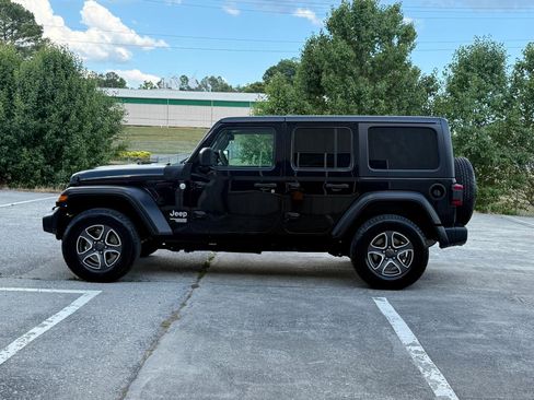 Used 2021 Jeep Wrangler Unlimited Sport AWD/4WD image 19