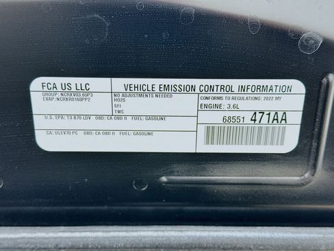 Used 2022 Dodge Challenger SXT RWD image 19