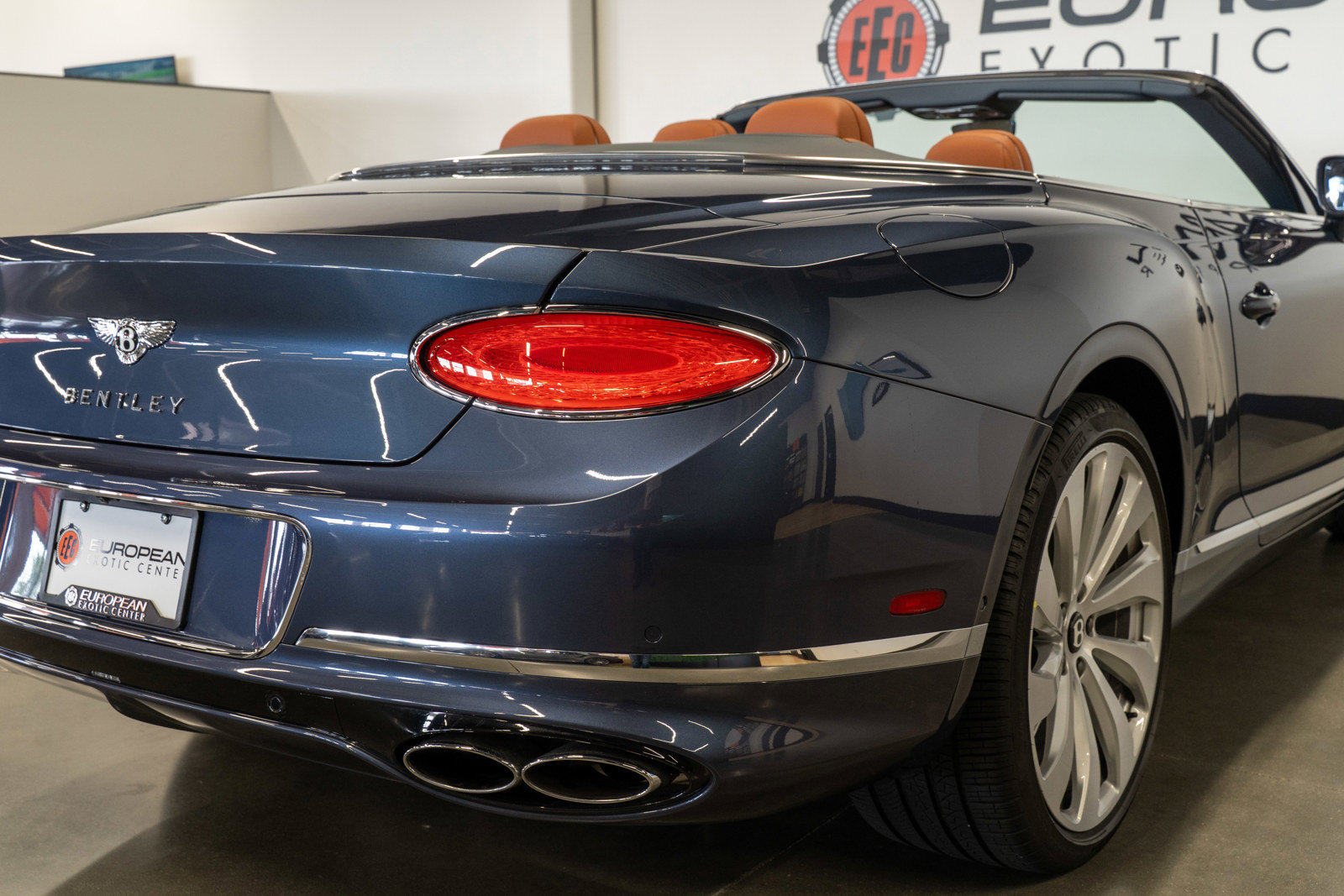 Used 2024 Bentley Continental GT V8 AWD/4WD image 32