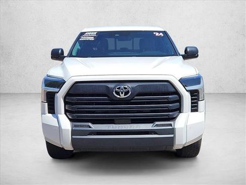 Used 2022 Toyota Tundra SR5 w/ SR5 Convenience Package RWD image 2
