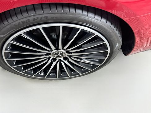 Used 2024 Mercedes-Benz C 300 Sedan image 11