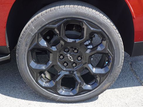 New 2025 Chevrolet Suburban Premier image 10