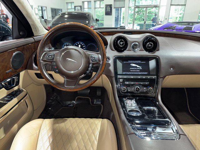 Used 2017 Jaguar XJ L Portfolio AWD/4WD image 60