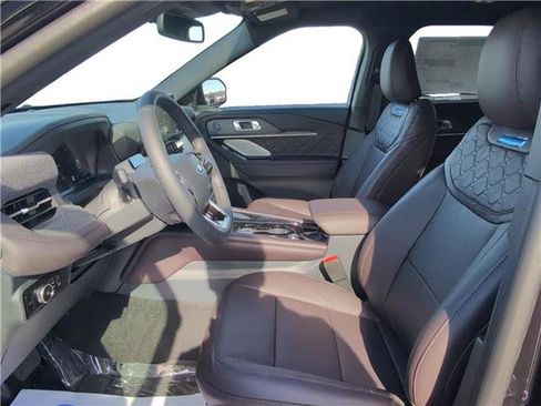 New 2026 Ford Explorer Platinum w/ LUX Leather Package image 9