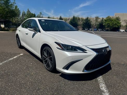 Used 2025 Lexus ES 350 w/ Premium Package FWD image 6