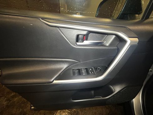 Used 2019 Toyota RAV4 XLE w/ Convenience Package AWD/4WD image 22