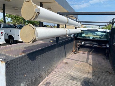 Used 2017 Ford F550 2WD Regular Cab Super Duty image 23