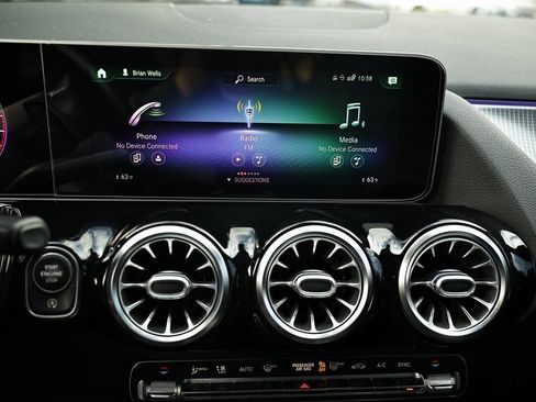 Used 2021 Mercedes-Benz GLA 250 4MATIC image 36