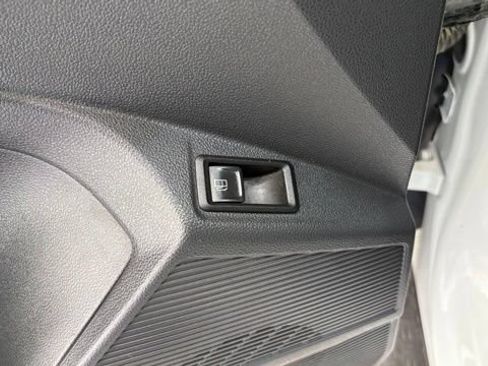 Used 2023 Volkswagen Taos S FWD image 17