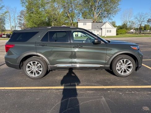 Certified 2023 Ford Explorer XLT w/ Equipment Group 202A AWD/4WD image 6