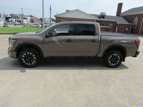 Used 2021 Nissan Titan PRO-4X w/ Pro-4x Convenience Package image 6