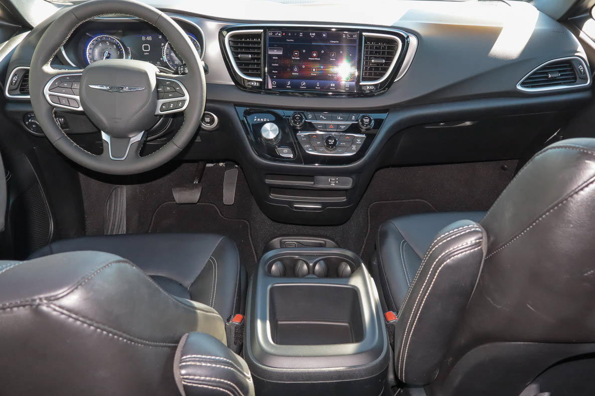 Used 2026 Chrysler Pacifica Select FWD image 10