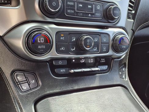 Used 2017 Chevrolet Suburban Premier RWD image 7