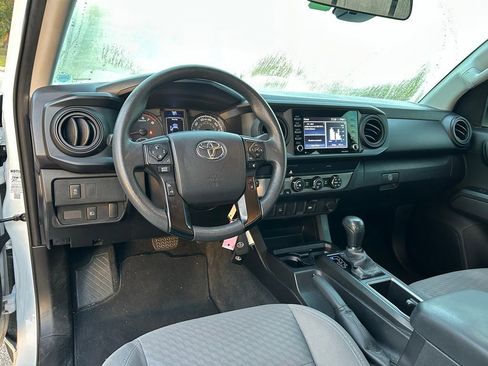 Used 2021 Toyota Tacoma SR w/ SR Convenience Package image 12