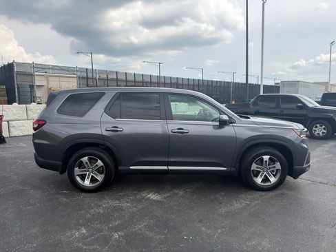 Used 2025 Honda Pilot EX-L image 7