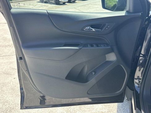 Used 2022 Chevrolet Equinox LT FWD image 10
