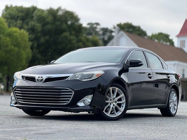 Used 2013 Toyota Avalon Limited FWD image 1