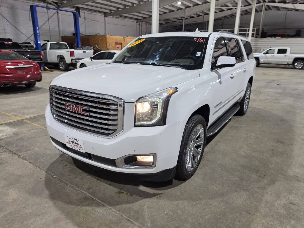 Used 2018 GMC Yukon XL SLT w/ Premium Edition AWD/4WD image 3