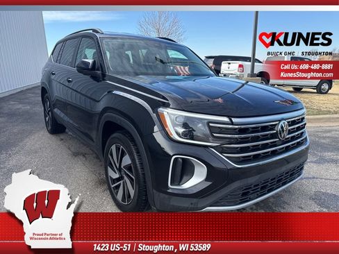 Used 2025 Volkswagen Atlas SE AWD/4WD image 1