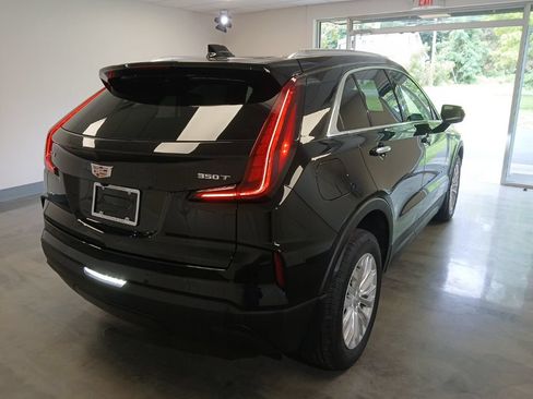 Certified 2024 Cadillac XT4 Luxury w/ Cold Weather Package AWD/4WD image 2