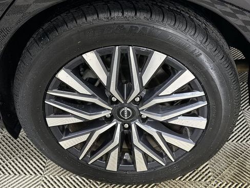 Used 2025 Nissan Altima 2.5 SV FWD image 34