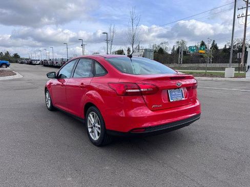 Certified 2017 Ford Focus SE FWD image 4