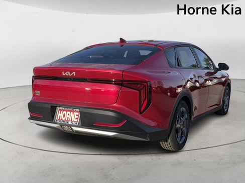 New 2025 Kia K4 LXS image 4