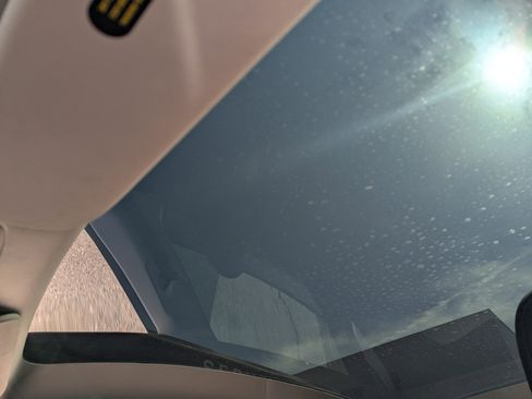 Used 2025 Tesla Model Y Performance image 28