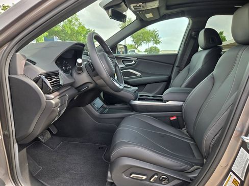 Used 2025 Acura RDX SH-AWD image 10