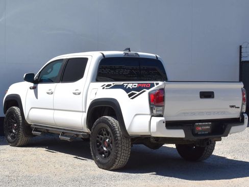Used 2023 Toyota Tacoma TRD Off-Road w/ TRD Premium Off Road Package AWD/4WD image 2