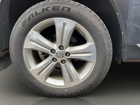 Used 2012 Toyota Highlander Limited w/ Tow Pkg AWD/4WD image 32