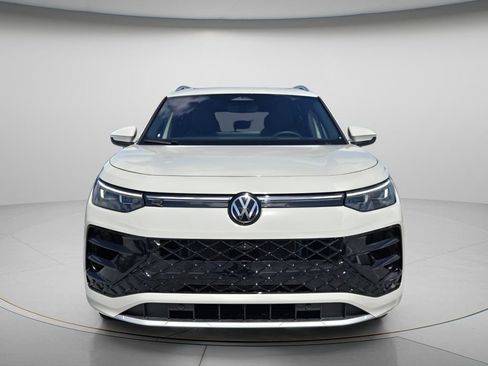 New 2026 Volkswagen Tiguan SEL R-Line AWD/4WD image 3