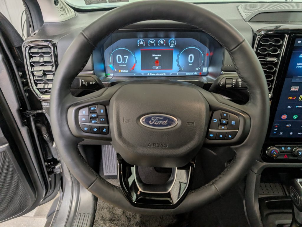 Used 2025 Ford Ranger Lariat w/ FX4 Off-Road Package AWD/4WD image 18