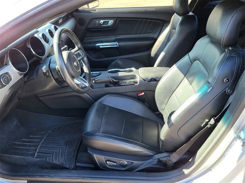 Used 2016 Ford Mustang Premium image 16