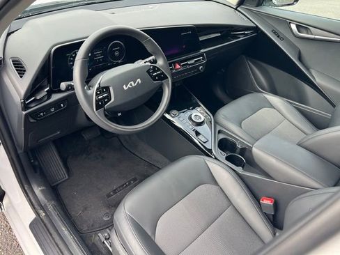 Certified 2025 Kia Niro Wind FWD image 15