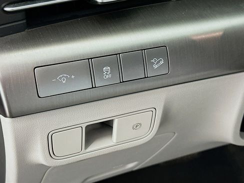 Used 2024 Hyundai Kona SEL image 17