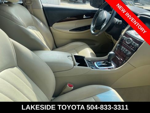 Used 2017 INFINITI QX50 2WD w/ Premium Plus Package image 8