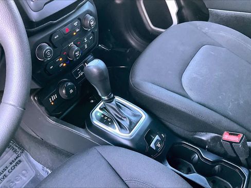 Used 2021 Jeep Renegade Sport image 17