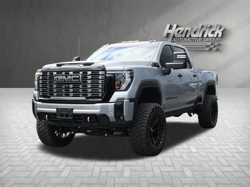 Used 2025 GMC Sierra 2500 Denali Ultimate AWD/4WD image 5