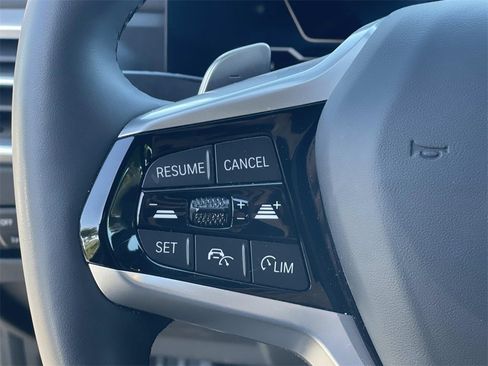 Used 2025 BMW 330i xDrive Sedan image 8