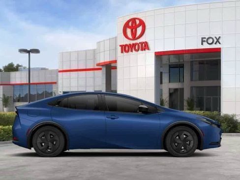 New 2026 Toyota Prius Plug-In Hybrid FWD image 12