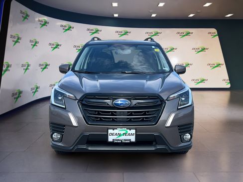 Used 2022 Subaru Forester Premium w/ Popular Package #1 image 2