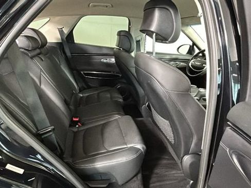 Used 2025 Genesis GV70 2.5T AWD/4WD image 30