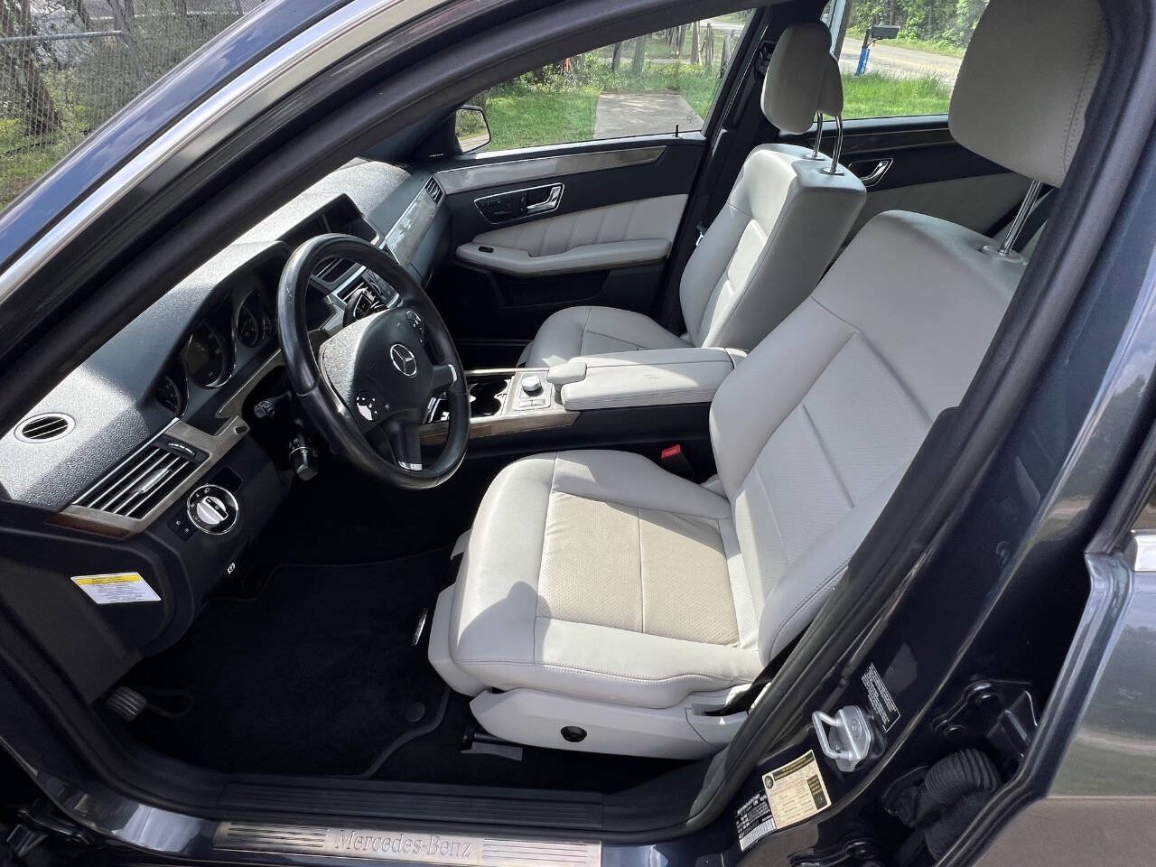Used 2010 Mercedes-Benz E 350 Sedan image 28