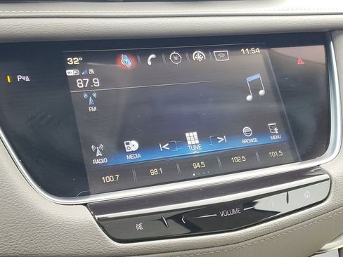 Used 2018 Cadillac XT5 Luxury w/ Driver Awareness Package image 18