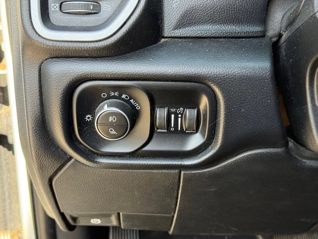Used 2020 RAM 2500 Big Horn w/ Level 1 Equipment Group AWD/4WD image 20