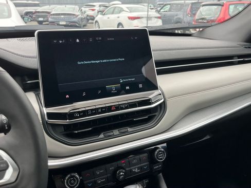 Used 2025 Jeep Compass Limited image 20