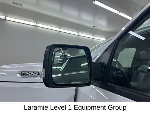 Used 2023 RAM 1500 Laramie AWD/4WD image 18